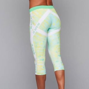 Closet Clear Out Mega Sale 💲⬇️ 🎉HP🎉Green capri